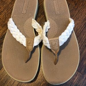 Sperry flip flops